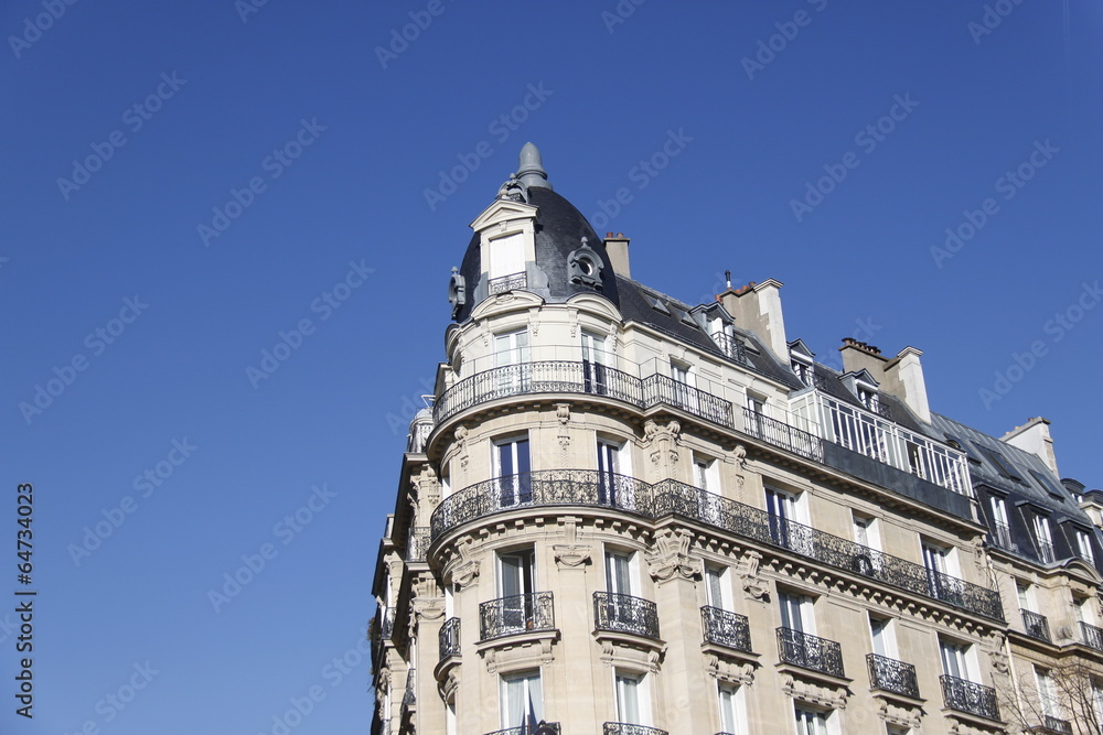 Obraz premium Immeuble ancien à Paris