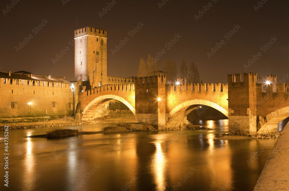 Verona - Scaligero bridge at night - Ponte Scaligero