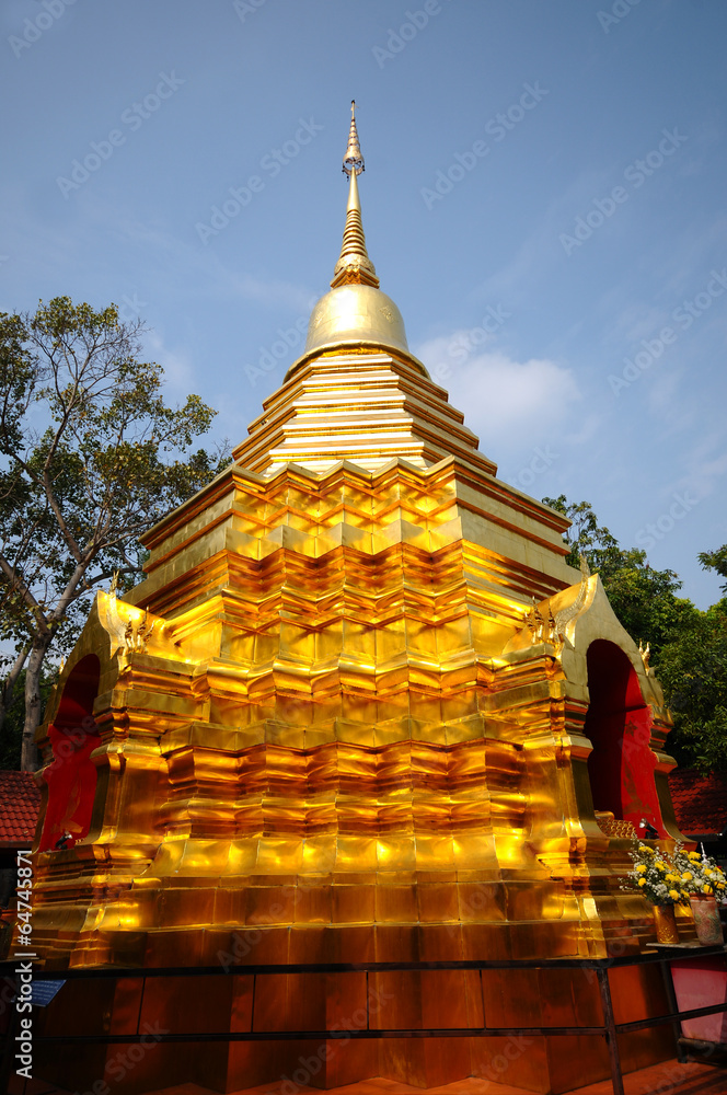 Fototapeta premium golden pagoda , Chiang Mai, Thailand
