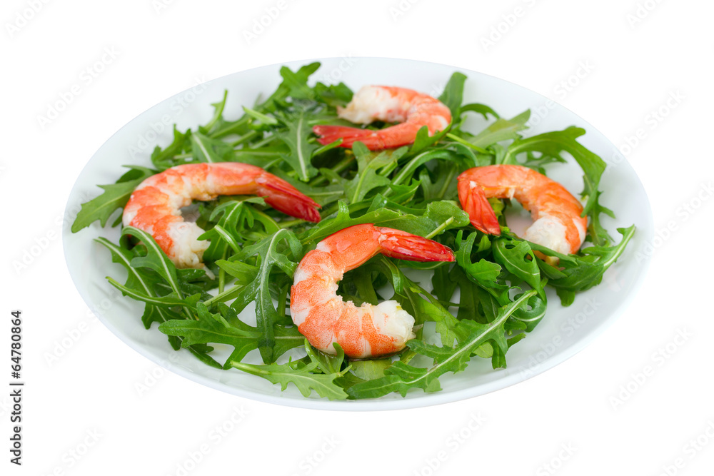 assiette roquette et crevettes sur fond blanc assiette roquette et crevettes sur fond blanc