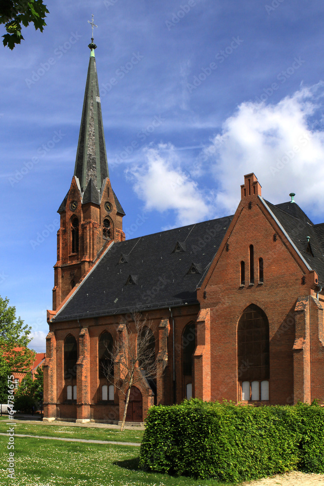 Evangelische Kirche St. Petri auf dem Königsplatz in Staßfurt