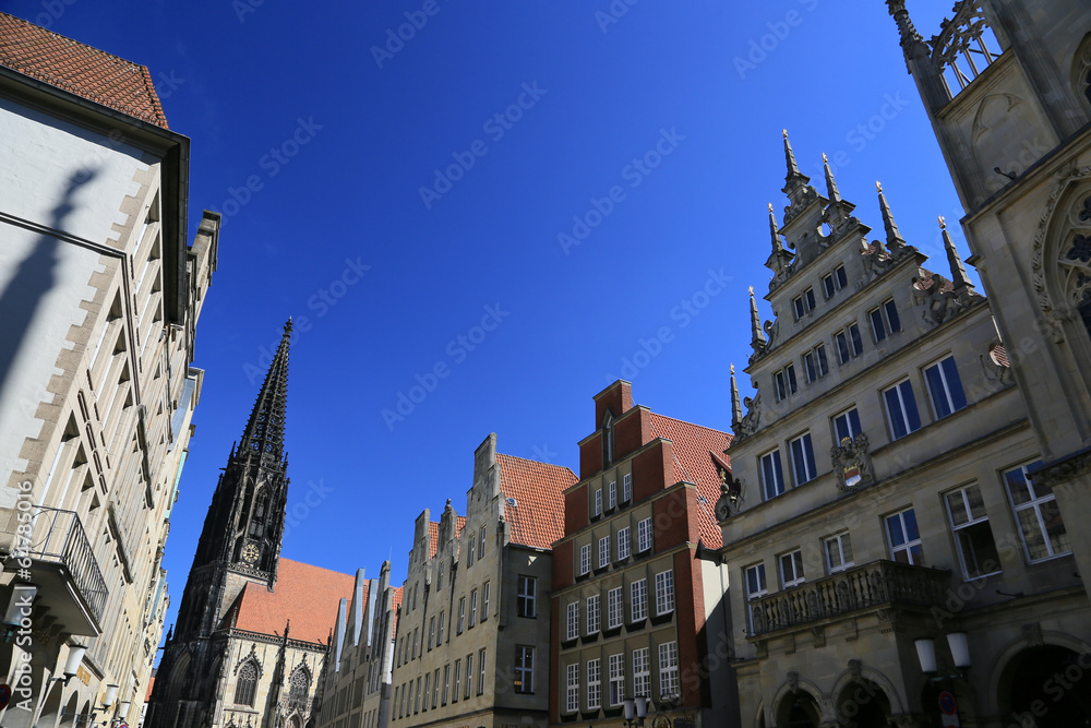 Prinzipalmarkt Münster vor blauem Himmel