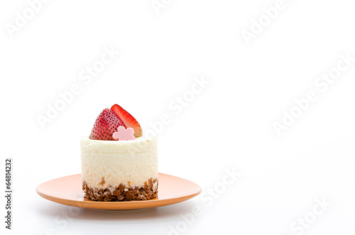 Fototapeta Naklejka Na Ścianę i Meble -  Strawberry cheesecake isolated on white background