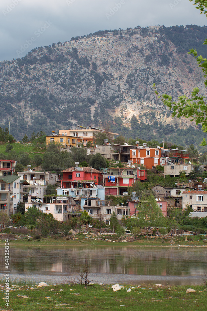 Schöner Ausblick auf die kleine Stadt Manavgat in Türkei