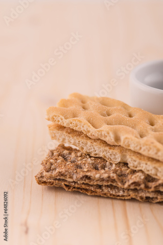 Brown and creamy crispbreads