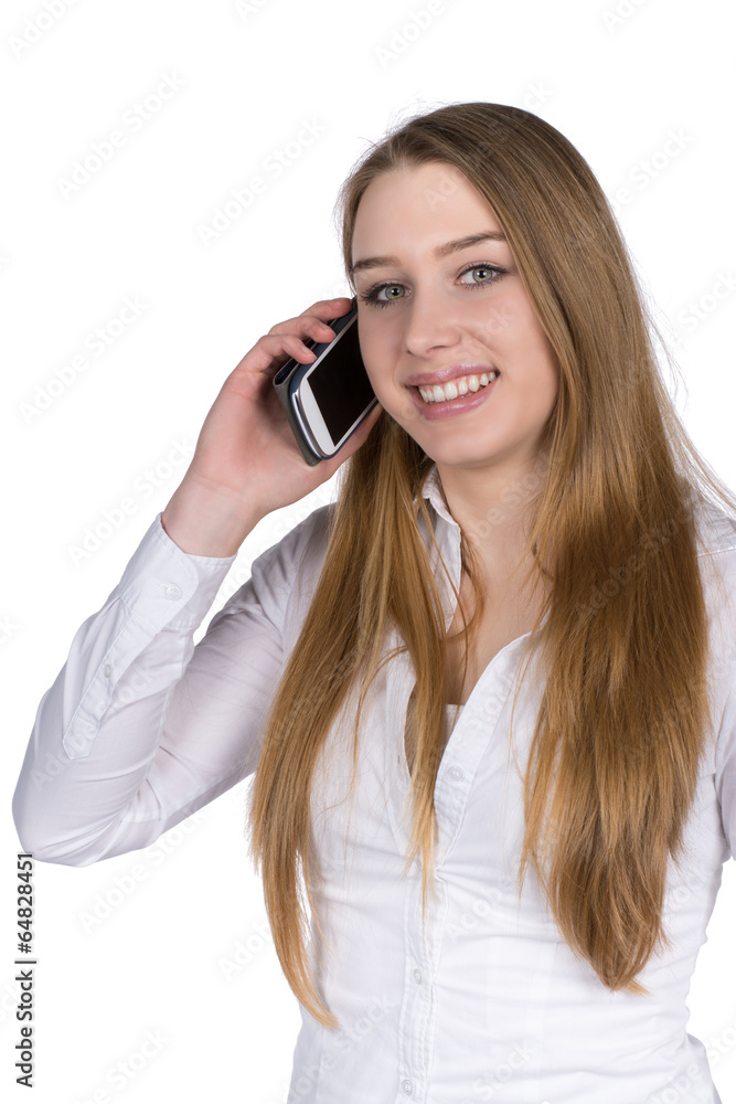 Junge Frau telefoniert mit einem Smartphone Junge Frau telefoniert mit einem Smartphone