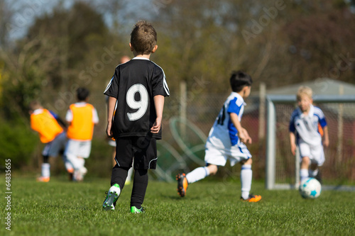 Kids practicing soccer © Mikkel Bigandt