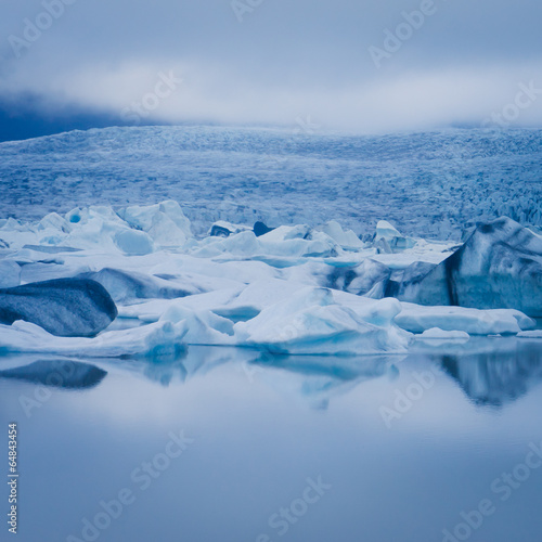 Beatiful vibrant picture of icelandic glacier and glacier lagoon