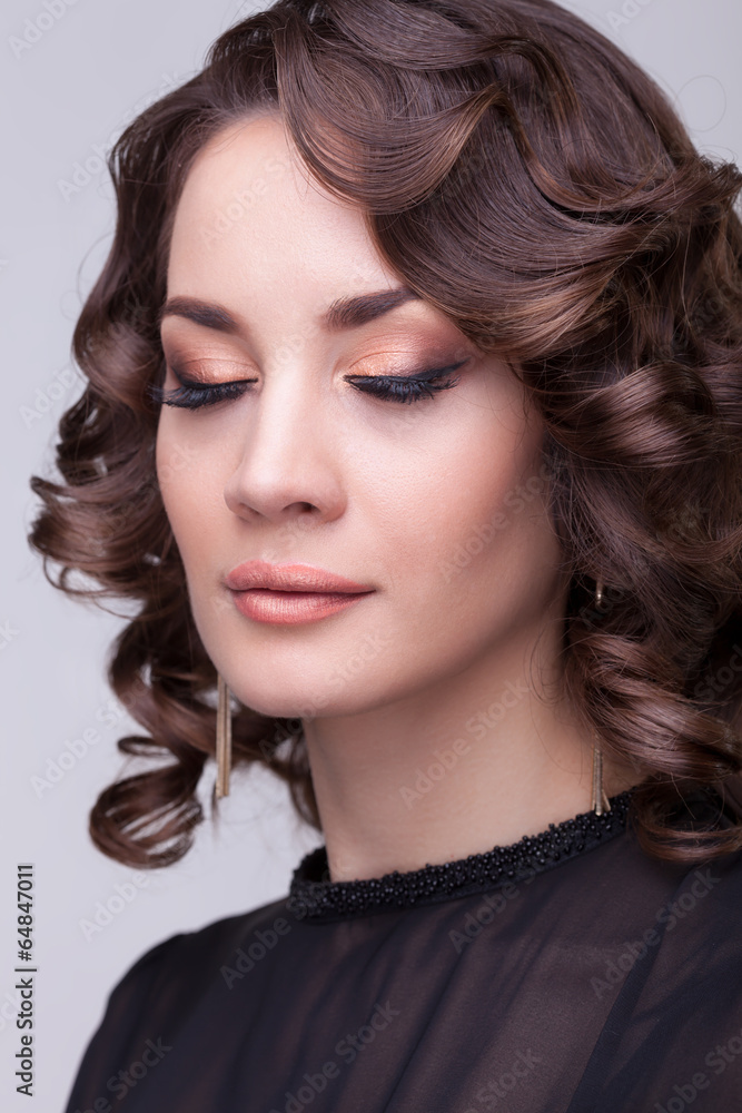 Fototapeta premium Sensual brunette professional make up eyes closed