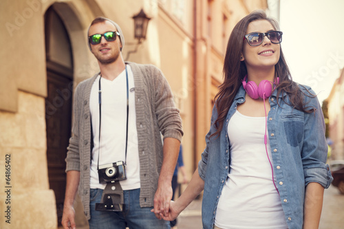 Φωτογραφία Stylish couple walking in the city