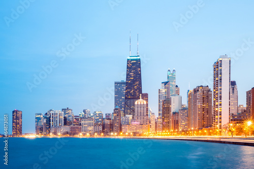 Chicago downtown and Lake Michigan © vichie81