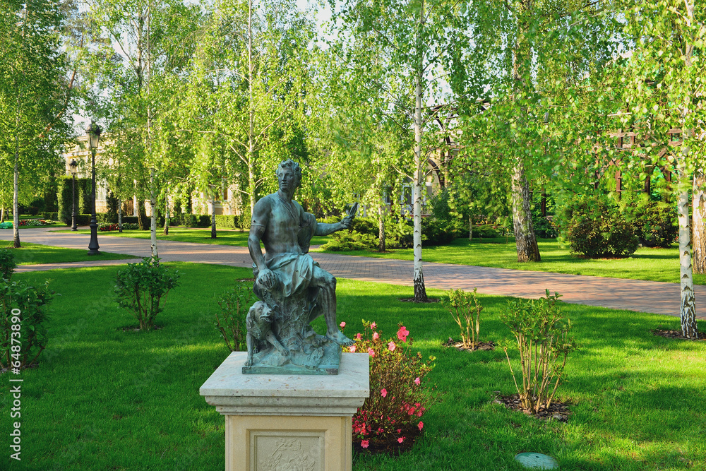 Скульптура в парке Межигорья под Киевом, Украина