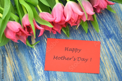 życzenia na dzień matki i piękne czerwone tulipany