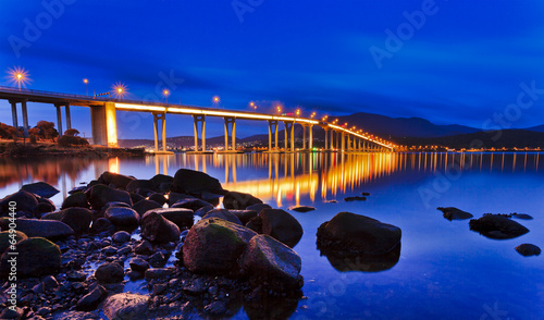Canvastavla Tasman Bridge Side Rise