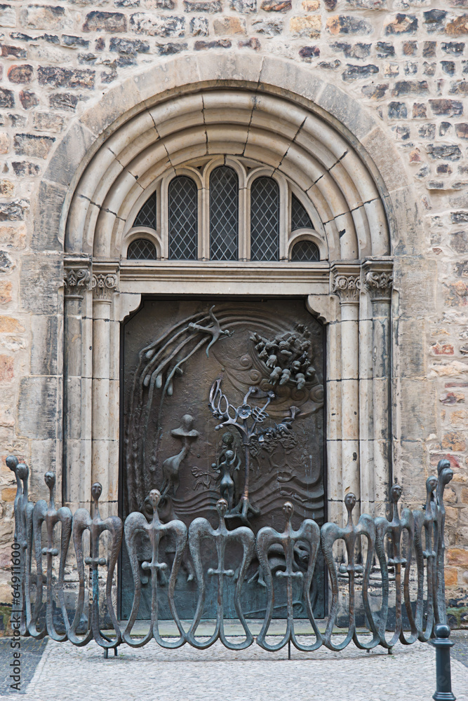 Bronzetür der Sankt- Sebastian-Kirche