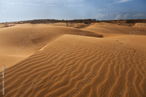 Red sand dune in Mui ne, Vietnam © foryouinf
