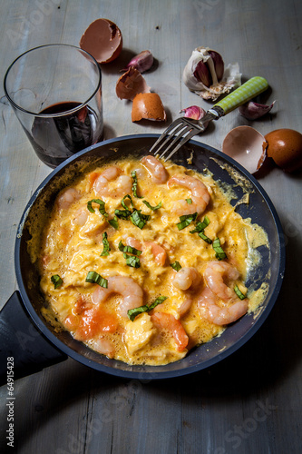 eggs with prawns