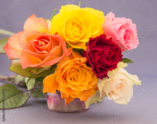 Bunch of multicolored roses © hipproductions