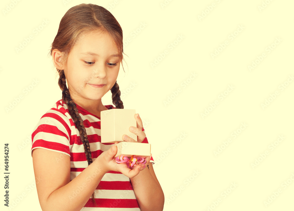 child looks into the box