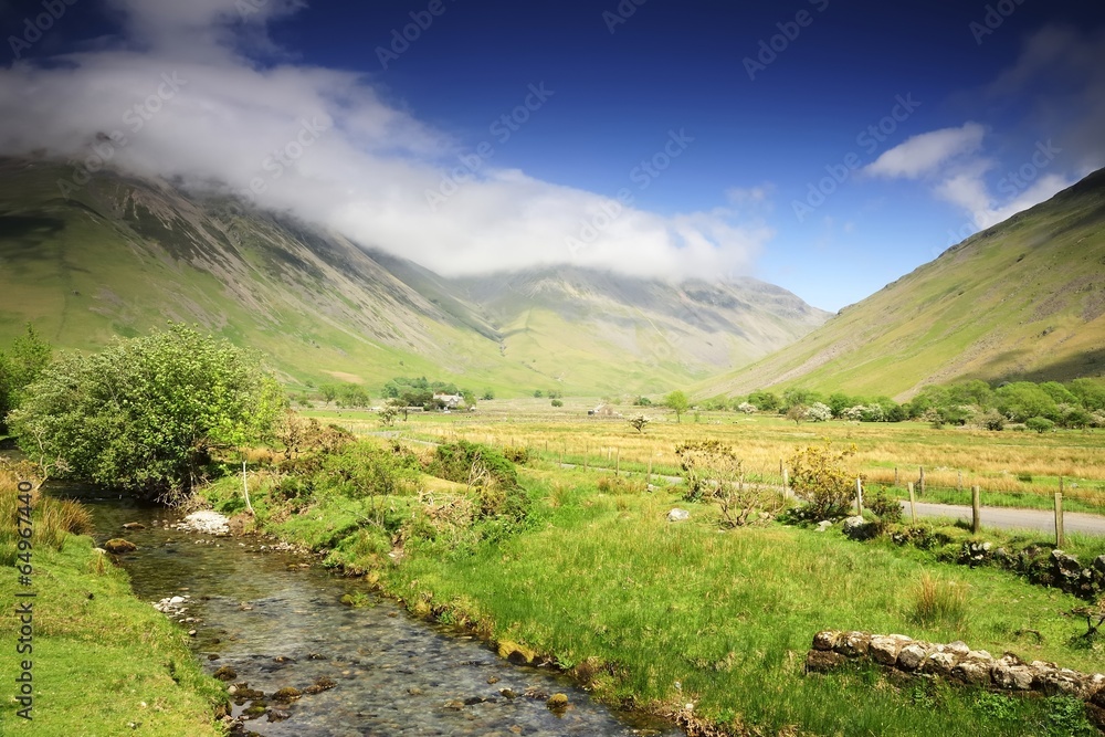 Fototapeta premium Low Clouds over Kirk Fell