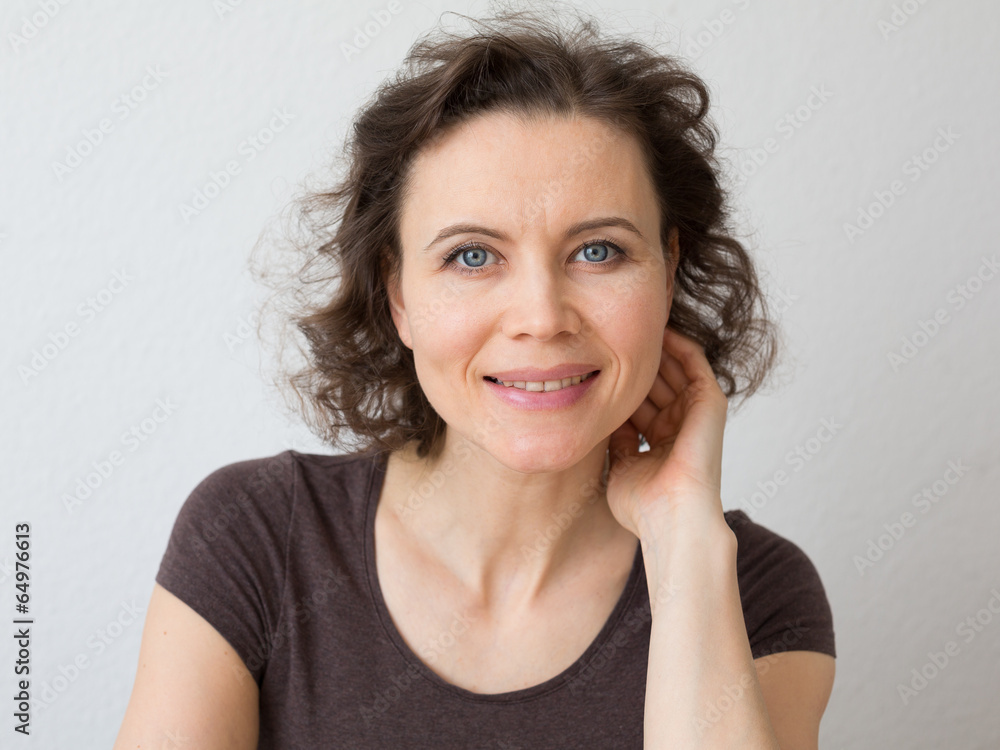 Woman with attractive smile looking to the camera