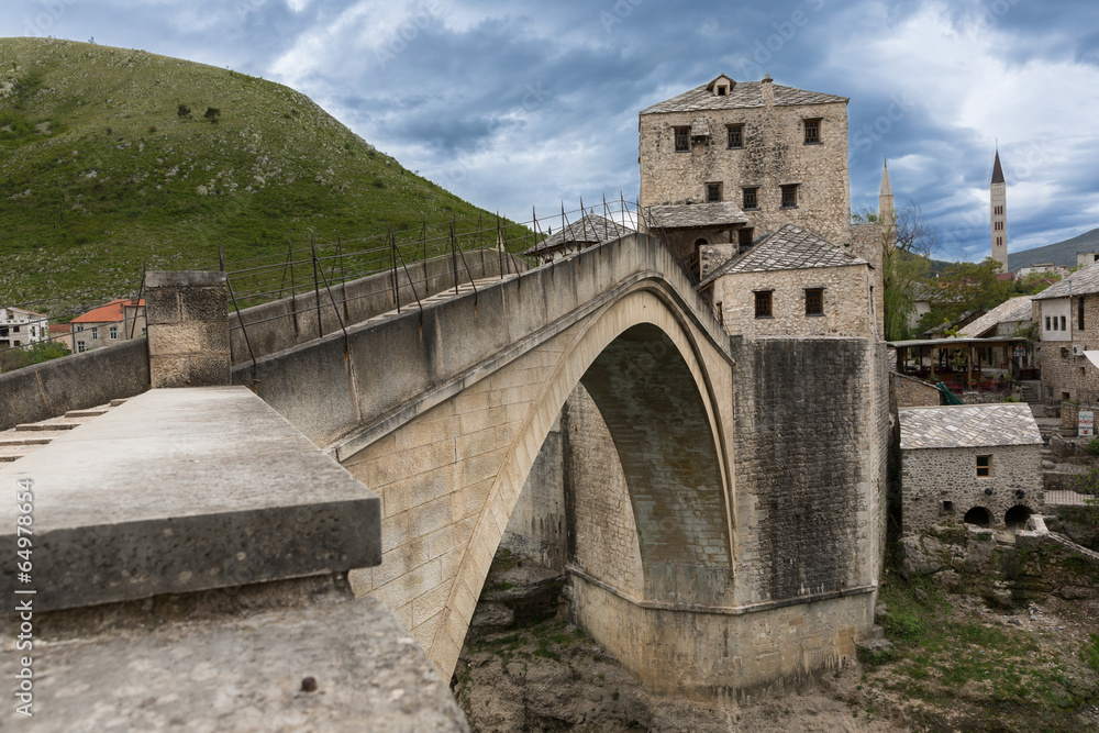 Stari Most Brücke in Mostar über Fluss Neretva in Bosnien