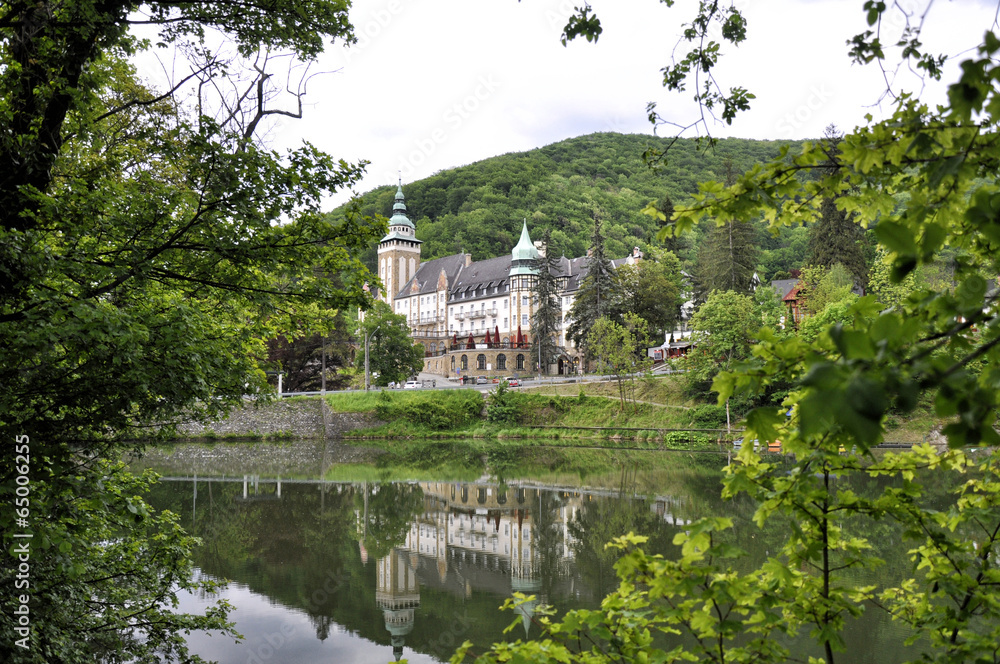 Ταπετσαρία Palace of Lillafured in forest