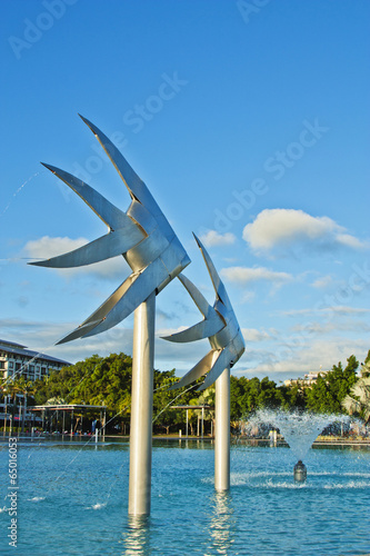 Obraz na plátně two fish sculptures Cairns