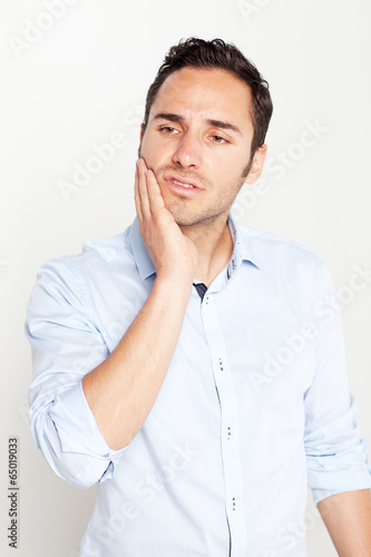 Mann mit Zahnschmerzen © Adam Gregor