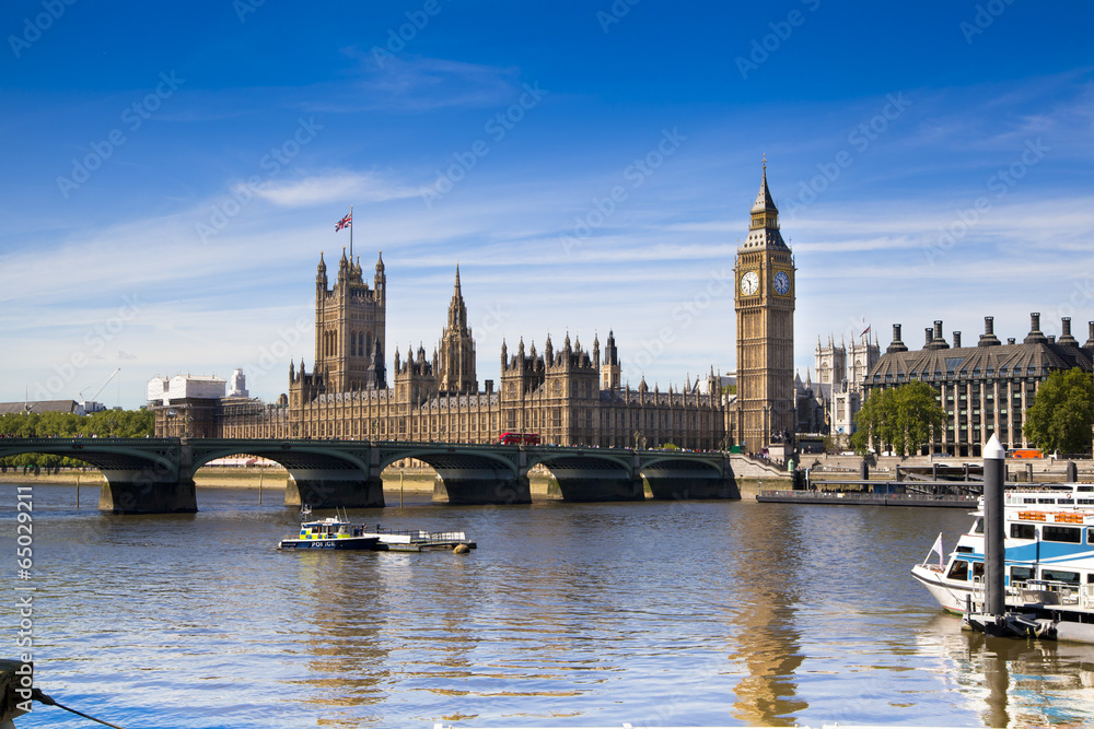 Big Ben and Houses of parliament on the river Thames Big Ben and Houses of parliament on the river Thames