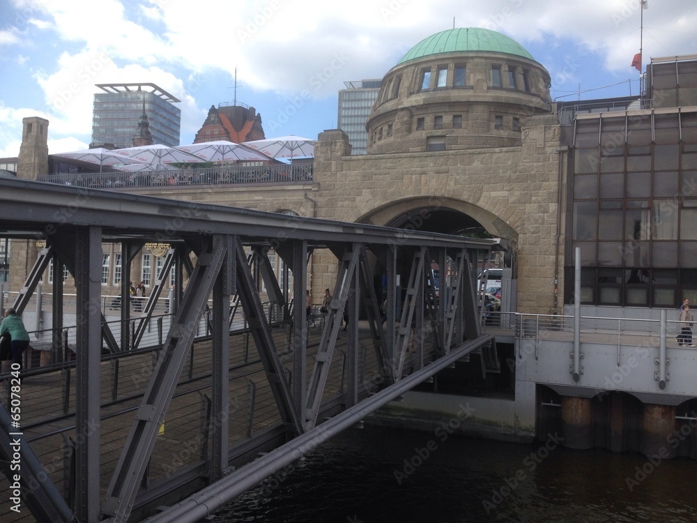 Fototapeta premium landungsbrücke