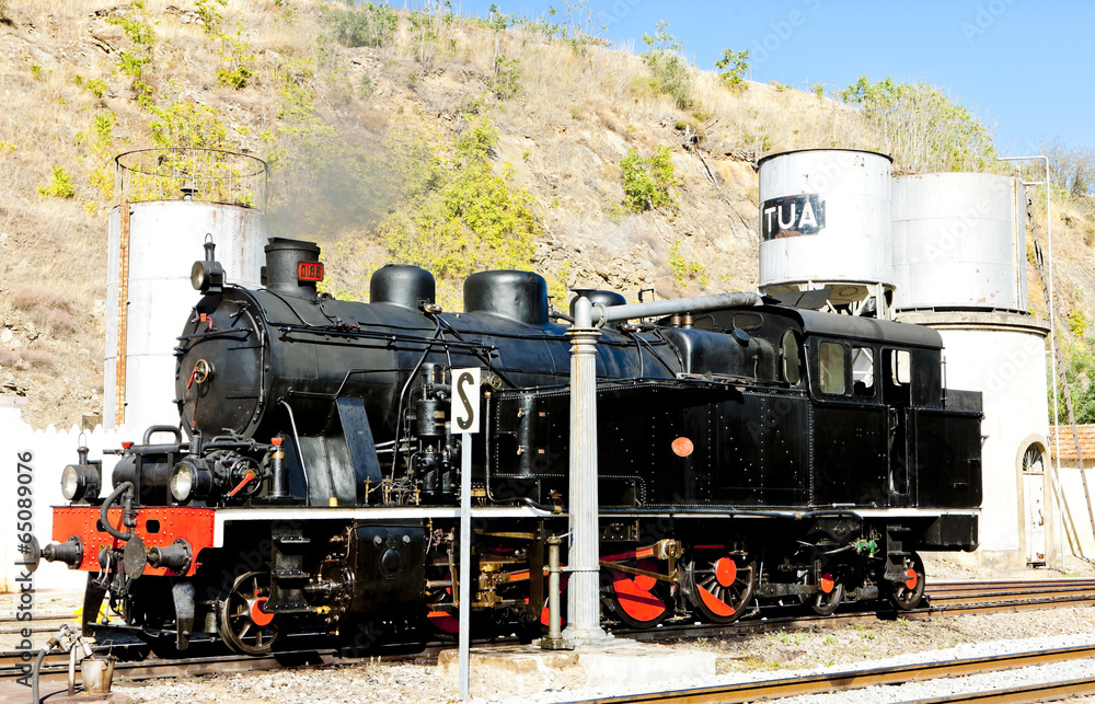Naklejka premium steam locomotive at railway station in Tua, Douro Valley, Portug