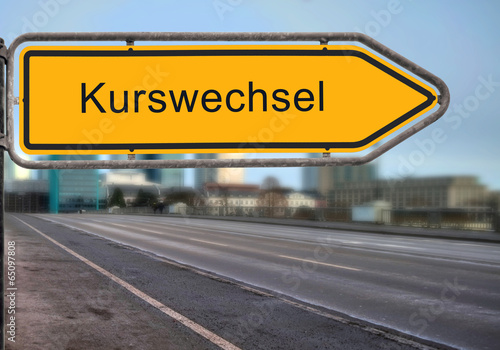 Strassenschild 14 - Kurswechsel