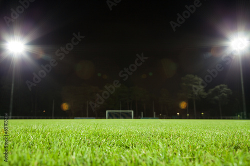 fußballfeld mit beleuchtung