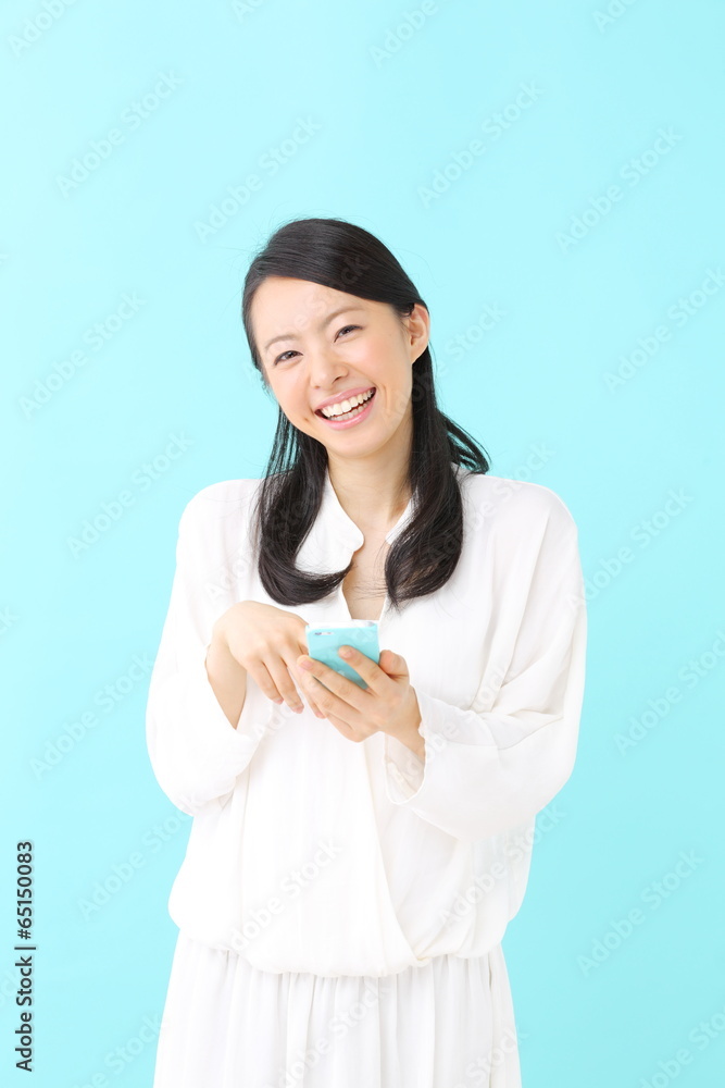 スマートフォン・若い女性