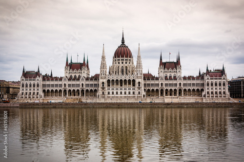 Hungarian Parliament Building © Sergio Guadagno