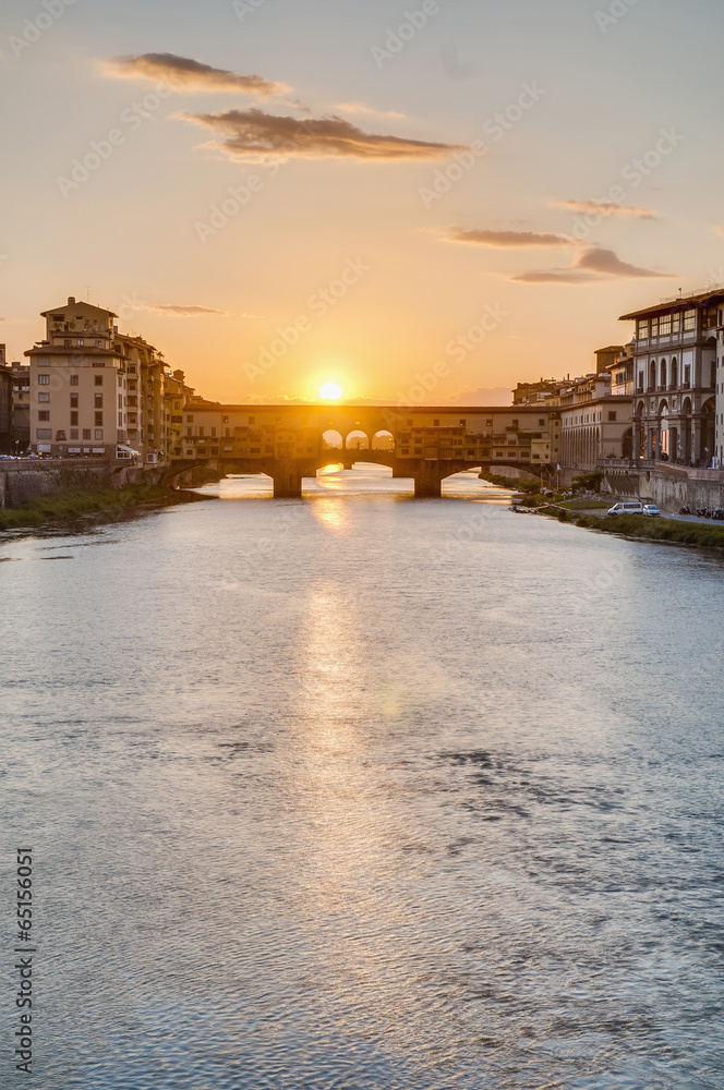 Fototapeta premium The Ponte Vecchio (Old Bridge) in Florence, Italy.
