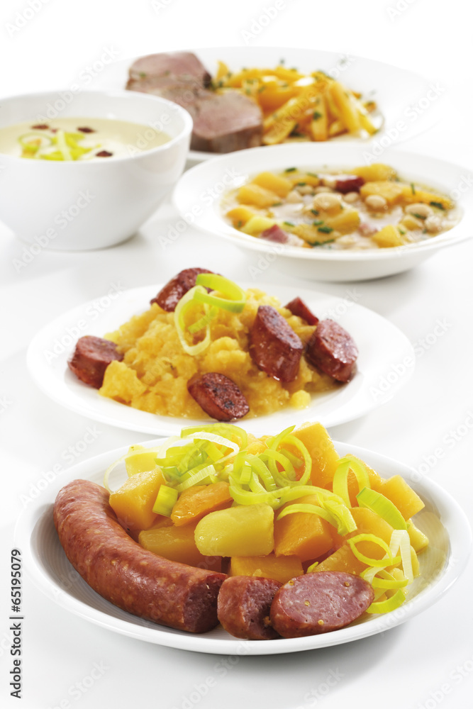 Steckrübe Gemüse mit Fleisch, verschiedene Gerichte Steckrübe Gemüse mit Fleisch, verschiedene Gerichte