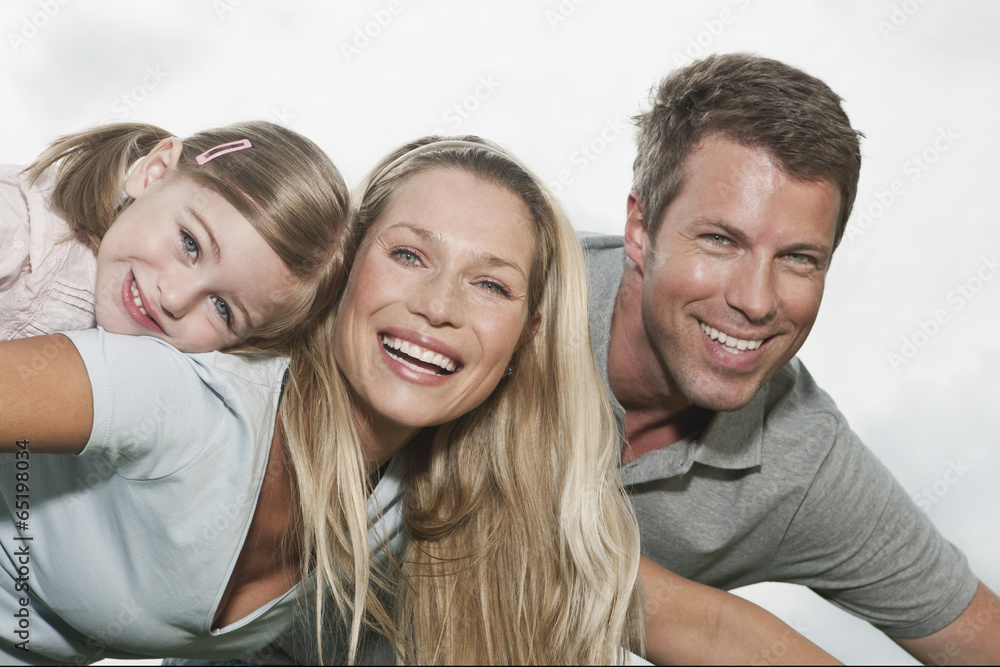 Deutschland,Köln,Familie lächelnd,Porträt