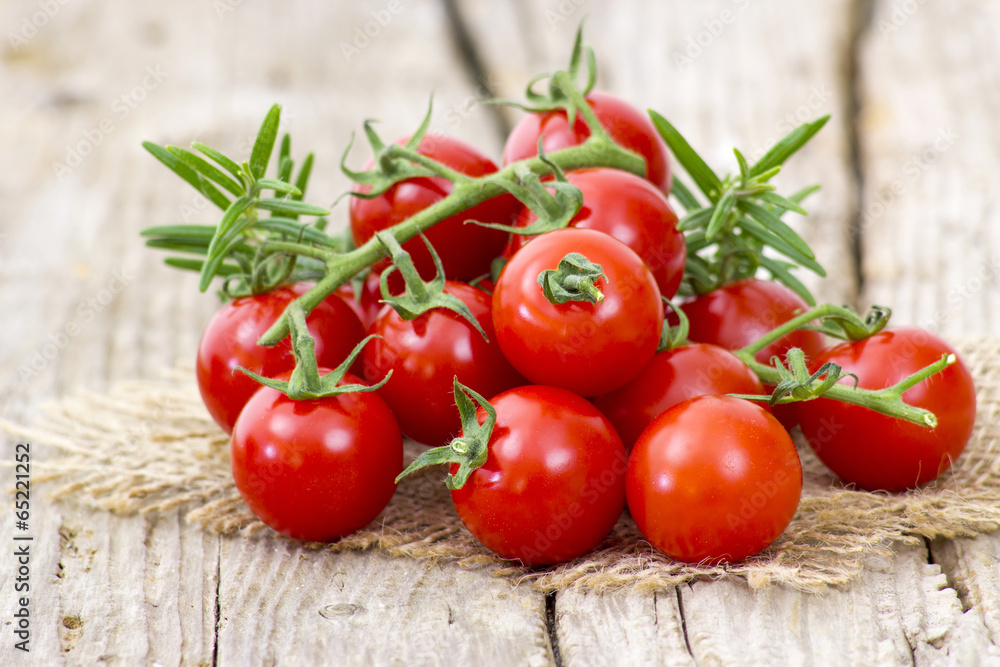 cherry tomatoes cherry tomatoes