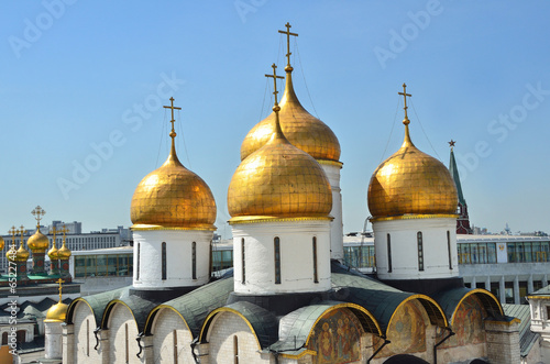 Купола Успенского собора Московского Кремля