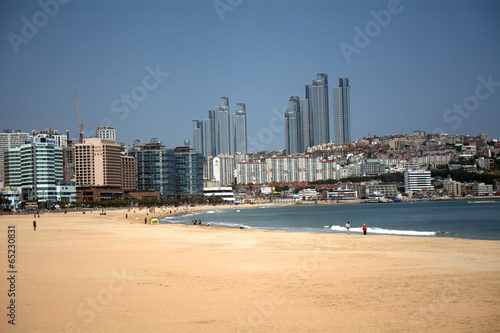 Haeundae Beach, Busan, Korean Republic © nyiragongo
