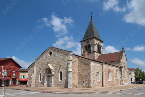 Place et église de Villard-les-Dombes