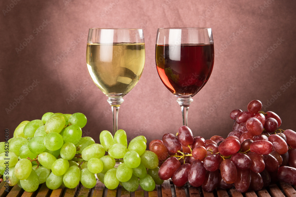 Red and white wine Red and white wine