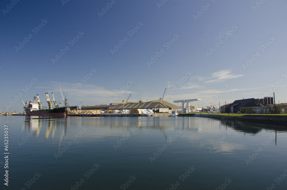 bateau à quai