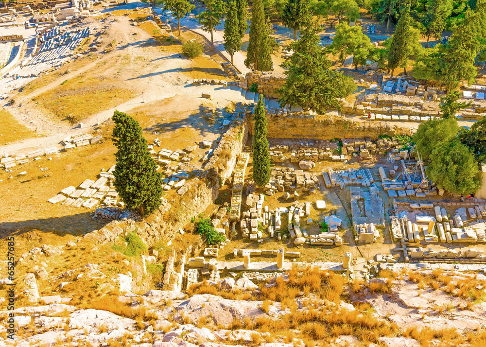 Obraz premium ancient ruins under Acropolis rock in Athens in Greece