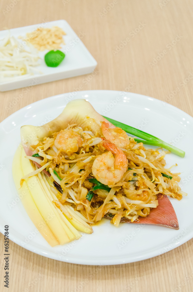 Pad thai Pad thai