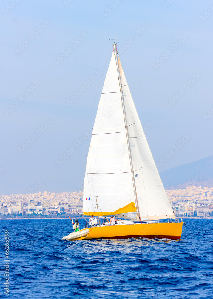 Obraz premium Sailing boat during a regatta out of Poros island in Greece