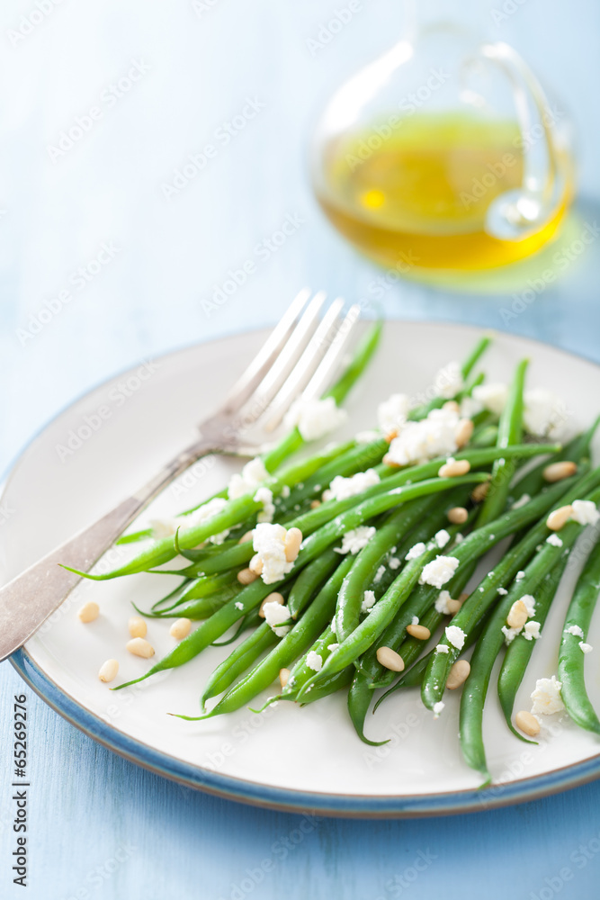 green beans salad with goat cheese and pine nuts green beans salad with goat cheese and pine nuts