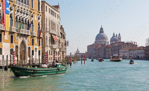 Fototapeta Naklejka Na Ścianę i Meble -  Venice - Canal grande under Ponte Accademia